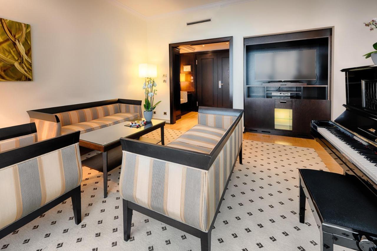 Welcome Parkhotel Ойскірхен Екстер'єр фото